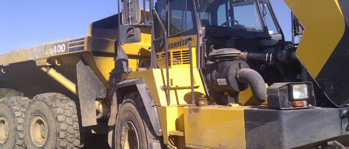 Komatsu truck HM 400